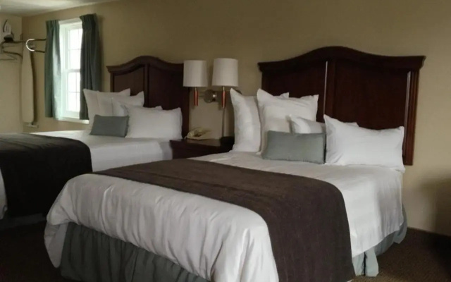 Holiday Hill Motor Inn