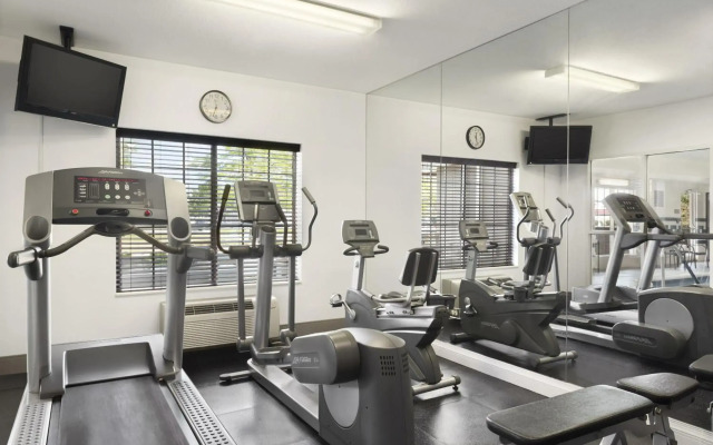 Country Inn & Suites by Radisson Romeoville - Bolingbrook