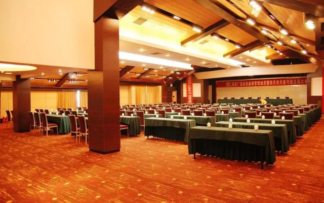 Yangshuo Jasper International Hotel