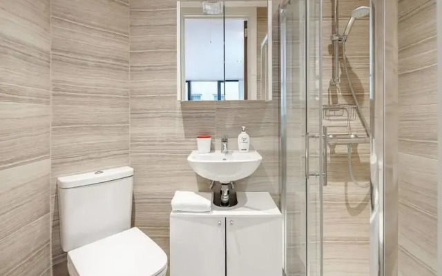 Modern 2bed 2bath, Sleeps 6, 4mins to Euston