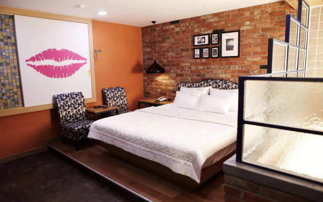Q5 Hotel
