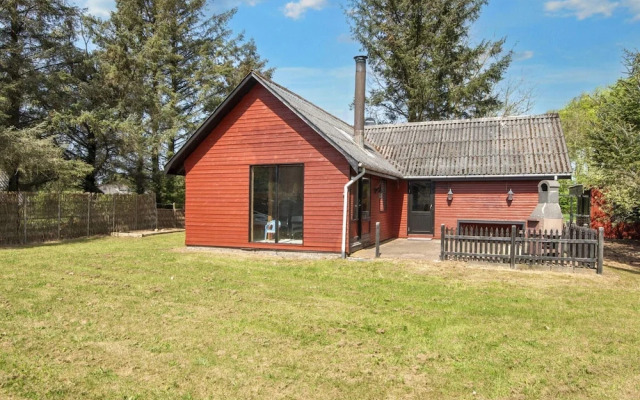 6 Person Holiday Home in Vemb