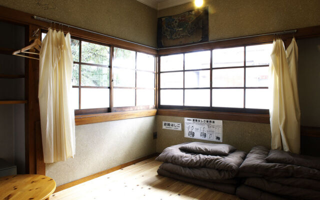 Torii-Kuguru Hostel