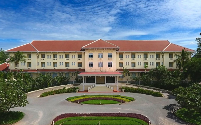 Raffles Grand Hotel d'Angkor