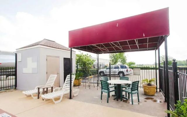 Days Inn By Wyndham Rosenberg