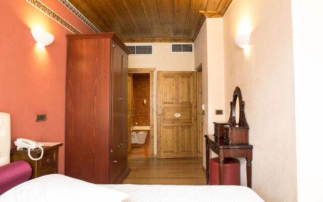 Kyveli Suites