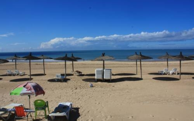 Hostal Rompeolas