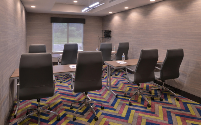 Holiday Inn Express & Suites Bryant - Benton Area by IHG