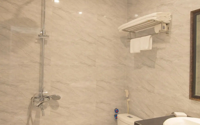 Vyhouse Hanoi Hotel