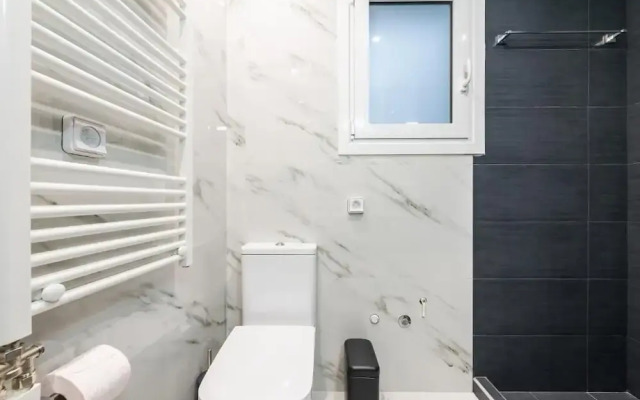 K&D Modern Apartment in Athens