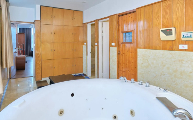 A25 Hotel - 12 Ngo Sy Lien
