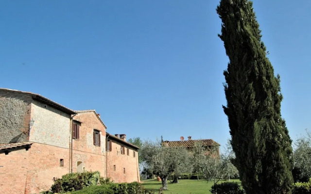 Apartment in Castelfiorentino With Pool