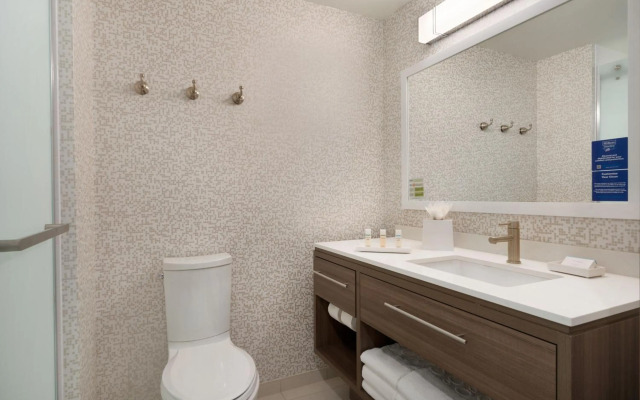 Home2 Suites by Hilton Newark Airport