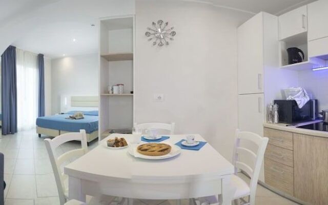 White Suite  Apartments