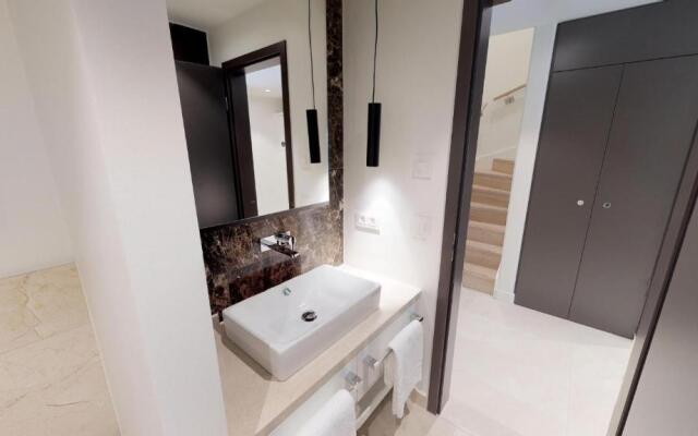 White Pearl Apartment 0.04