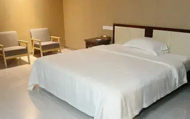Golden Sea Hotel (Tantou Second Industrial Zone Store)