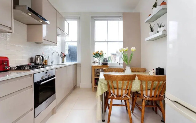 Charming Fulham flat