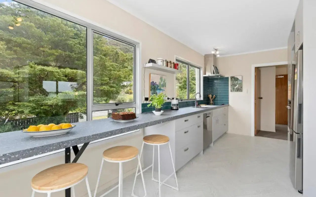 Tahuna Family Escape - Paihia Holiday Home