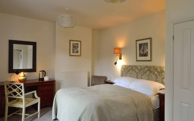 The Raven Hotel