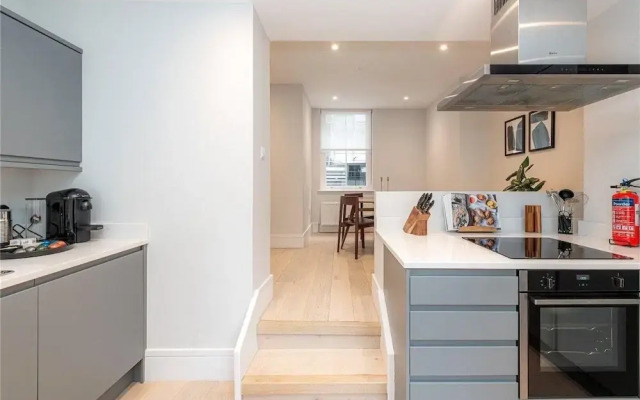 Apartment-sleeps4-parking-100walkingscore