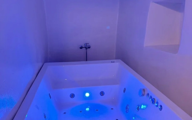 White Sand jacuzzi Suite
