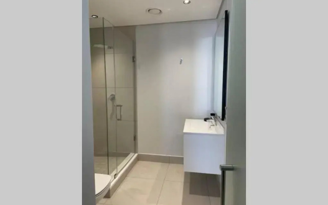 Ellipse Waterfall Upmarket Apartment