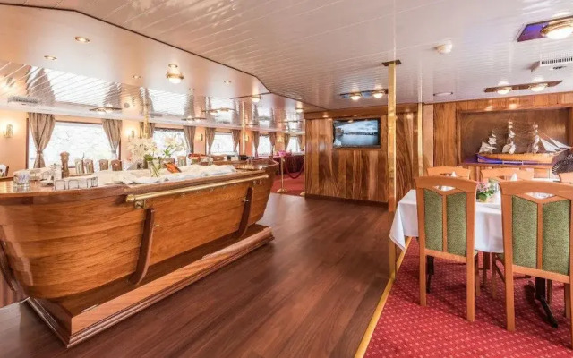Florentina Boat Hotel