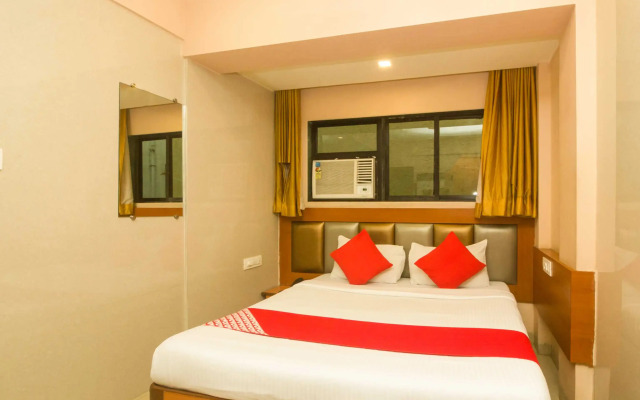 OYO 7727 Hotel Sarovar Grand