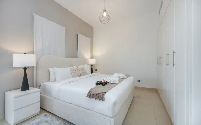 Luxurious Spacious 3-bedroom Villa With Private Pool at Springs 10