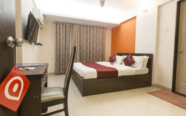 OYO 477 Apartment Bandra East