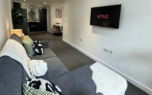 Modern 1-bed Apartment - Sleeps 4 & Central Links