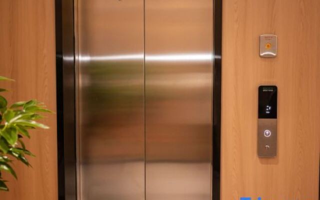 Yisen Hotel (Karamay Xinsi Road Plaza)