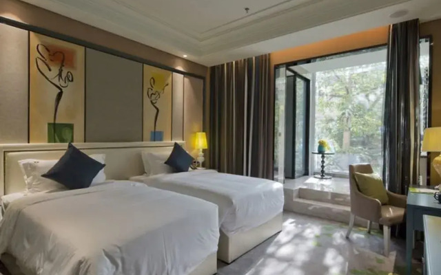 GreenTree Eastern Shenzhen Luohu East Gate Hotel