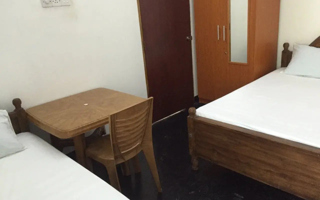 Yaarl Holiday Inn