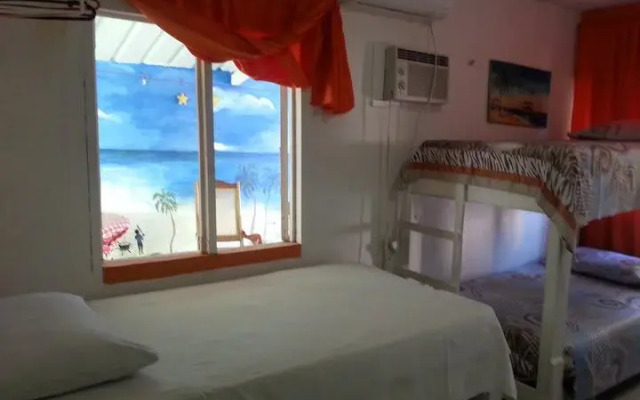 Room in Guest Room - Green Sea Inn San Luis