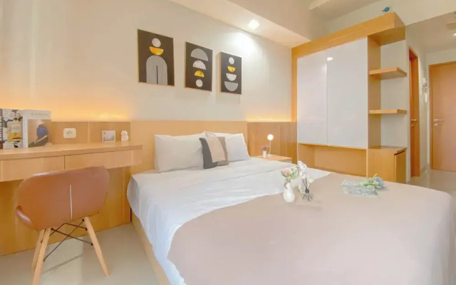 Cozy Living Studio at Evenciio Margonda Apartment