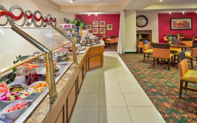 Holiday Inn Hotel & Suites Nashua