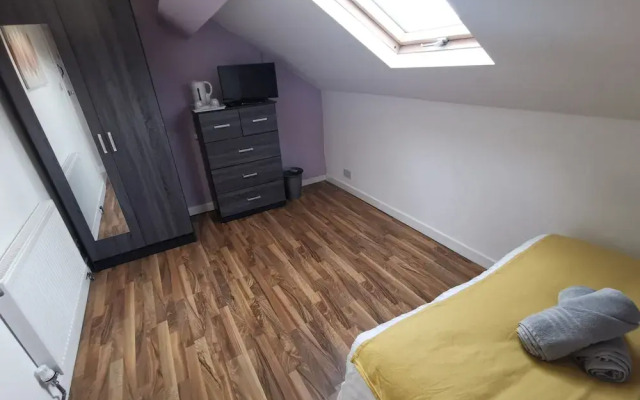 Oz Rooms Anfield Canon