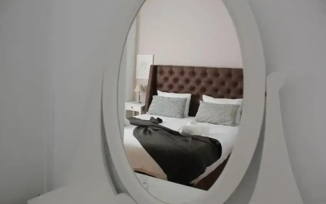 Suite 2 Bedrooms