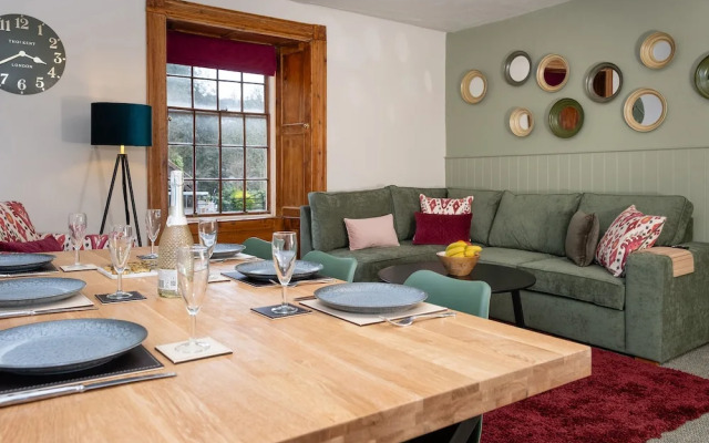 Watermouth Castle, Rhododendron Apartment