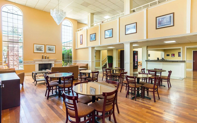 Quality Suites Lubbock Southwest