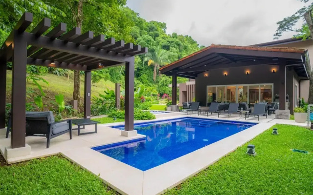 - Casa Cenizaro Six Bedroom Private Pool Family