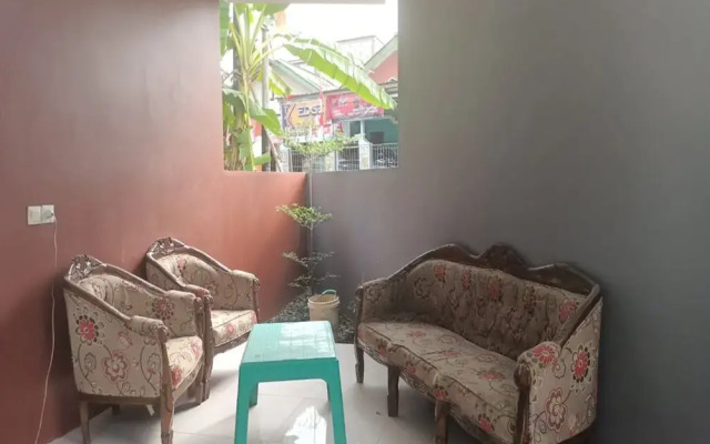 Super OYO 93514 Rubina Syariah Hotel