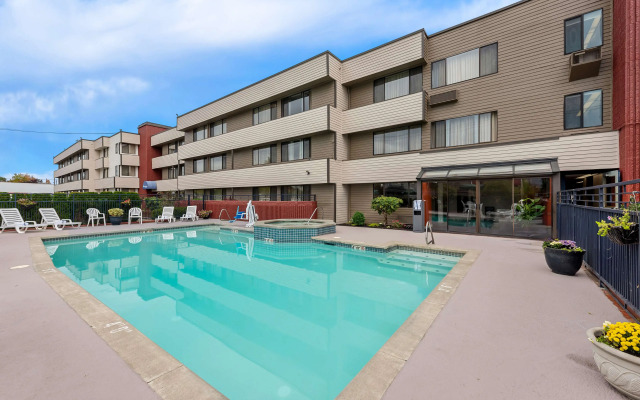 Best Western Cascadia Inn