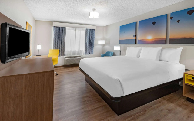 Days Inn by Wyndham Bernalillo