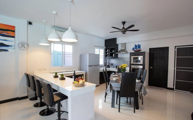 Modern Elegance 3BR Pool Villa Marine