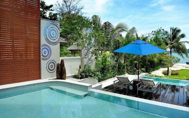 Beachfront Phuket Seaview Suites