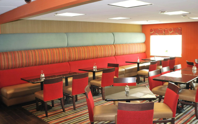 Holiday Inn Express W-I40/Whitebridge Road by IHG