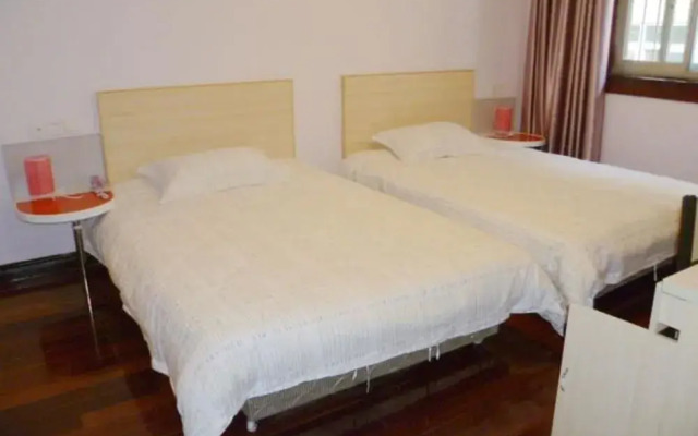 Qinyuan Hostel