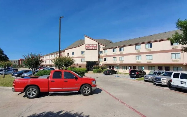 Plano Inn & Suites